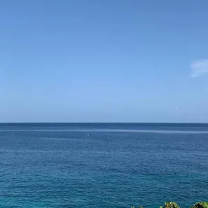 https://irie-vibes-ocean-view.hotelsmontegobay.org